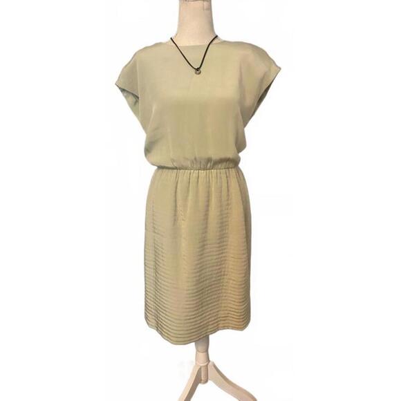 Oscar de la Renta Dresses & Skirts - Elegant Oscar de la Renta Dress - Soft Green